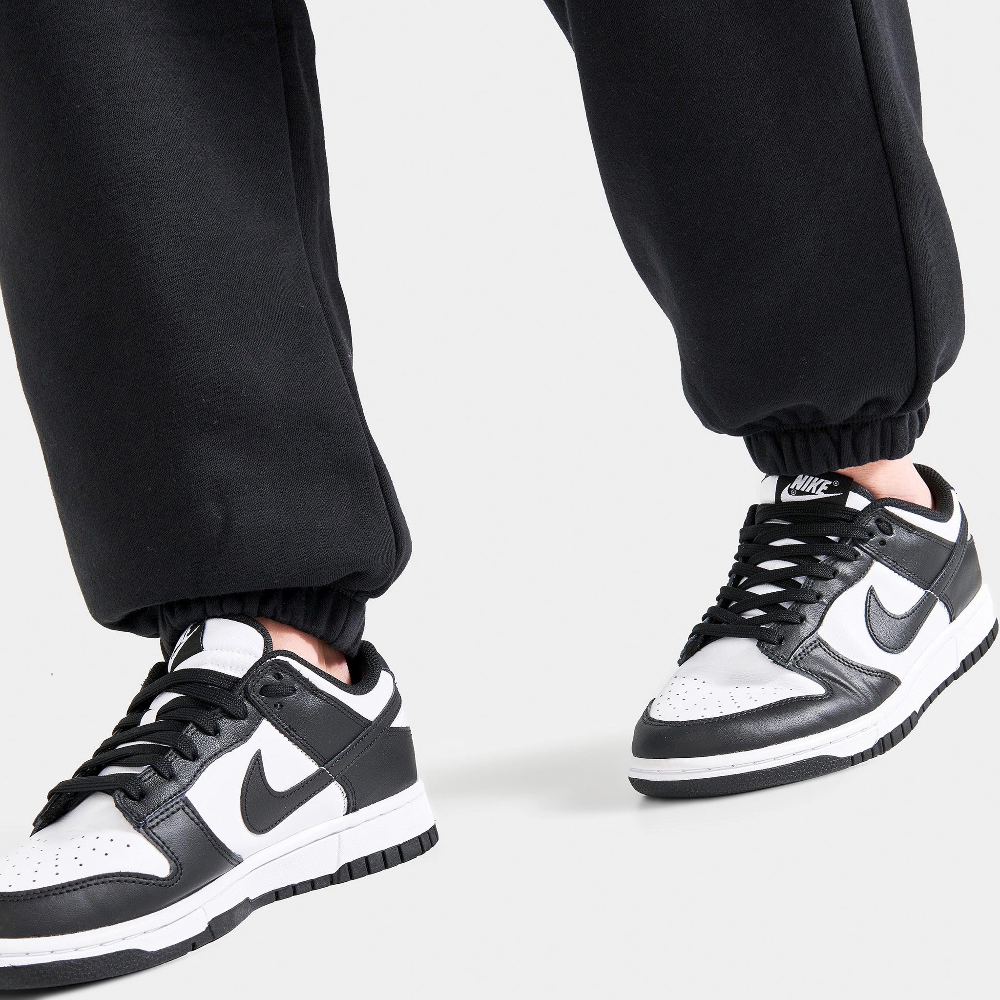 Nike Sportswear Women's Club Fleece Mid-Rise Oversized Sweatpants Black / White